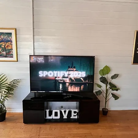 Stylish 2-bedrooms Apartment, Smart Tv, Netflix, Parking - * Oslo