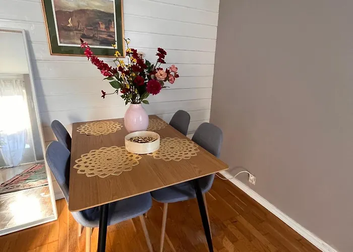 Stylish 2-bedrooms Apartment, Smart Tv, Netflix, Parking - *